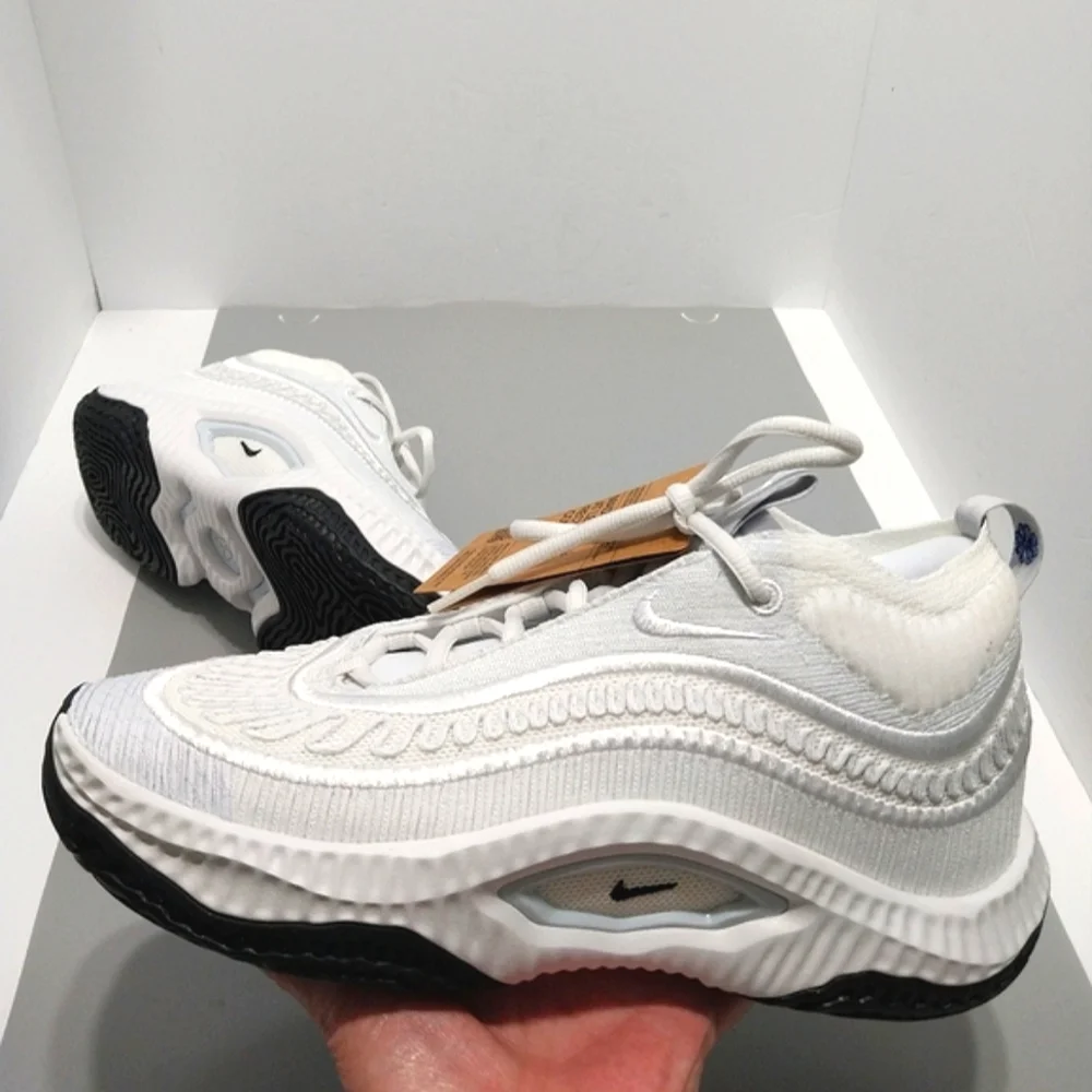 Nike Cosmic Unity 3 Knit ‎ Sneakers, NWT, Size 8.5|EUR 42